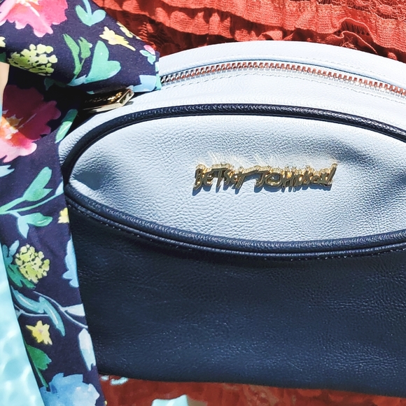 Betsey Johnson Black Crossbody with Scarf-NEW WITH TAGS, Navy & light Blue - Picture 17 of 17